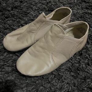 Capezio Tan Jazz Shoes Sz 1